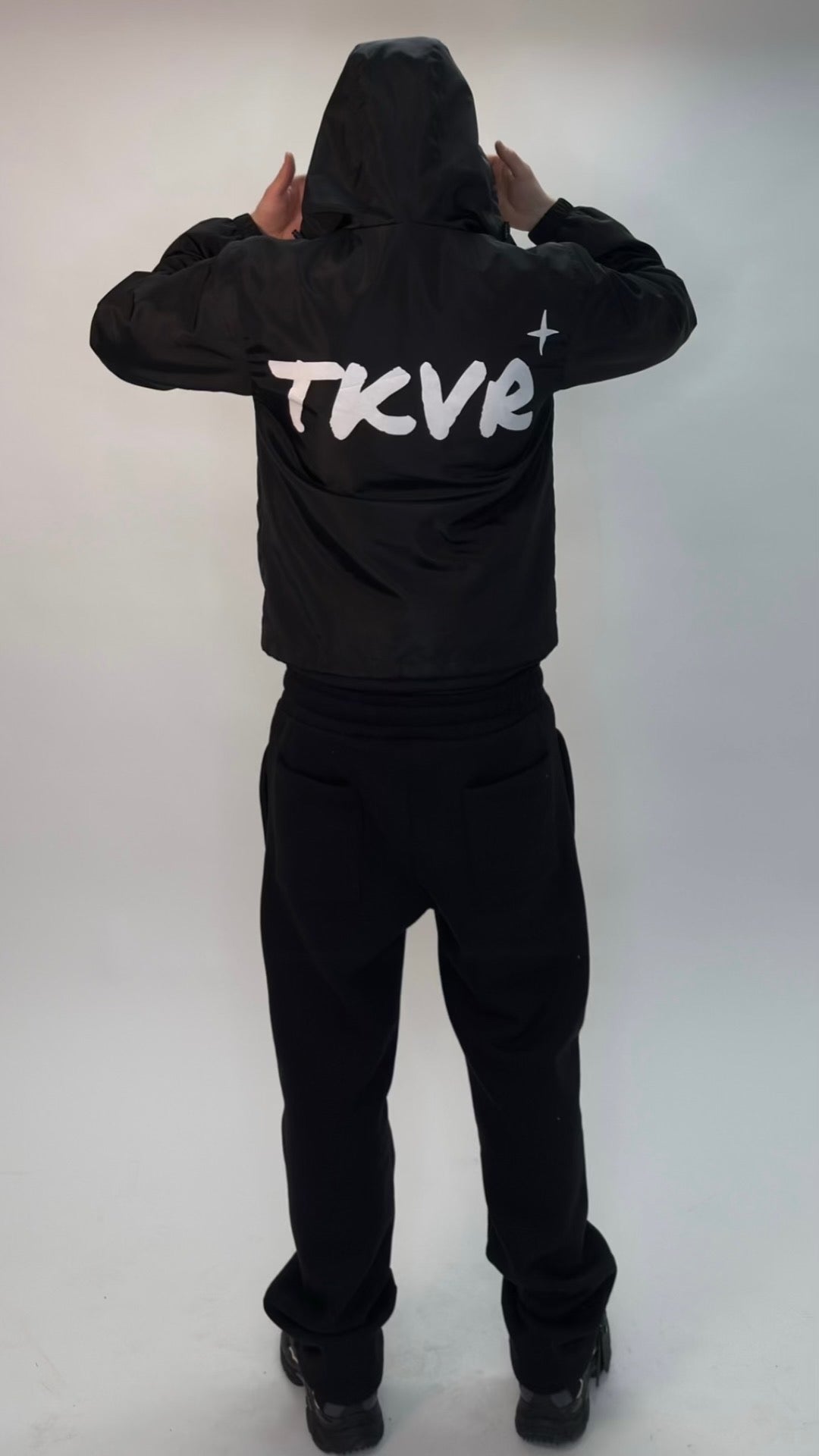 TKVR Windbreaker