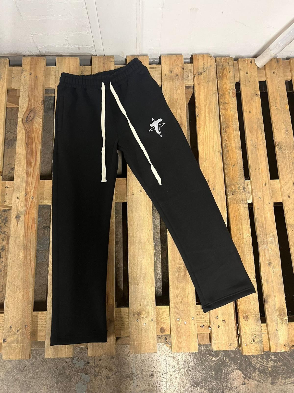 ‘Essential’ Black Bottoms